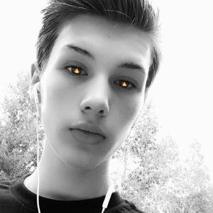 Meet your Posher, Adam